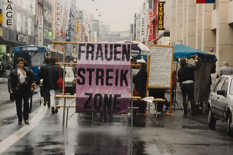 Foto Demonstration - Titelbild der Tour "Die neue Frauenbewegung"