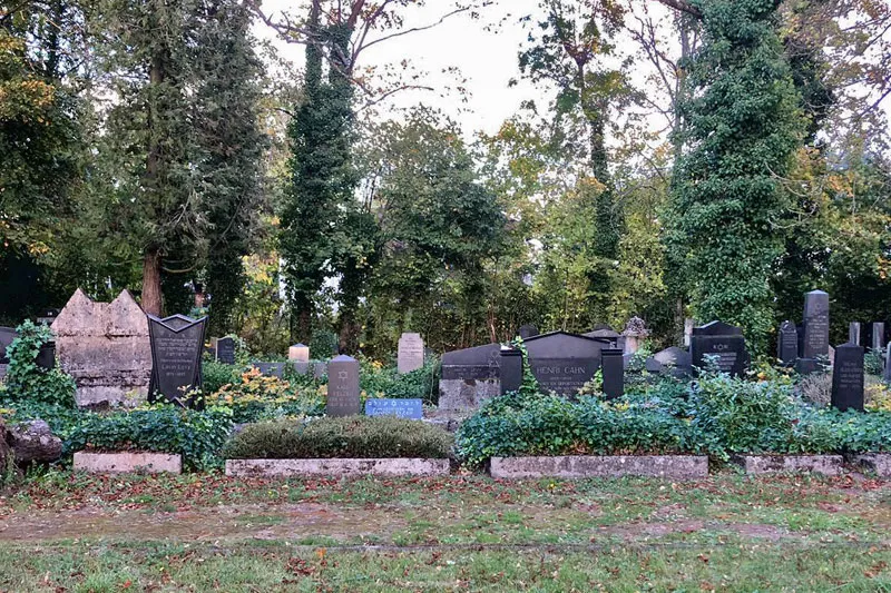 Foto Jüdischer Friedhof Saarlouis - Titelbild der Tour "Saarlouis"